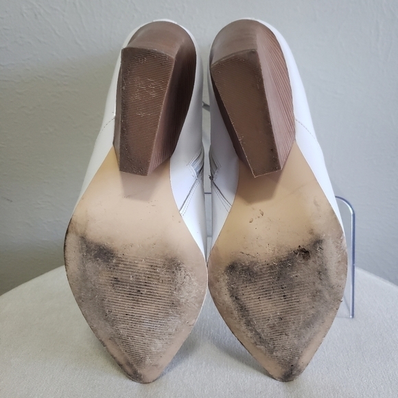 BLEECKER & Bond Kailey Bootie - Picture 10 of 10